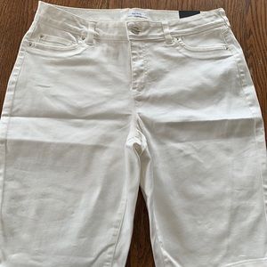 NWT. Women’s shorts